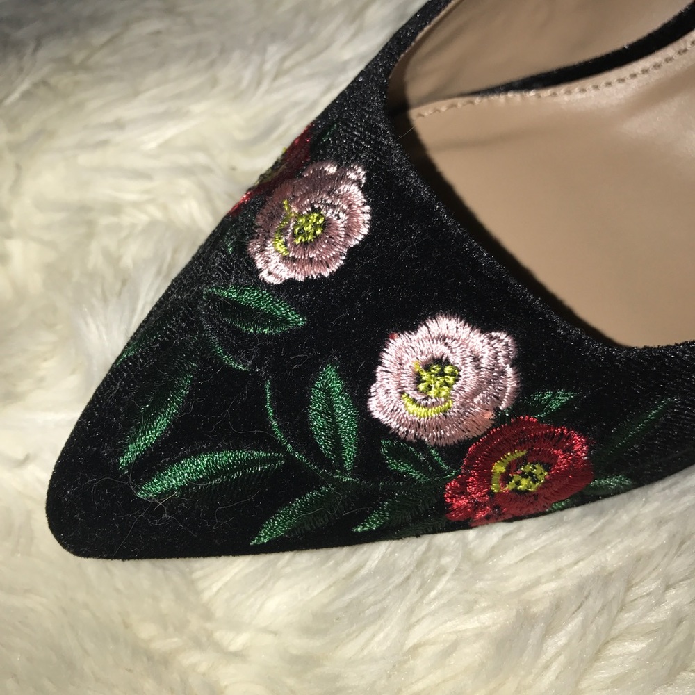 Heels - Picture 3 of 4